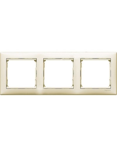 Рамка Valena 3 поста LEGRAND 774353 в Королеве Аксессуары для кабель-канала Pintop.ru